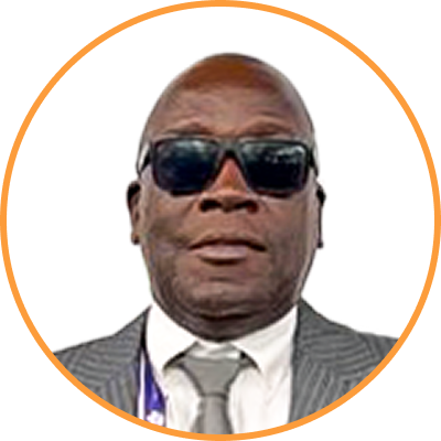 Portraitfoto von Thomas Olongo.