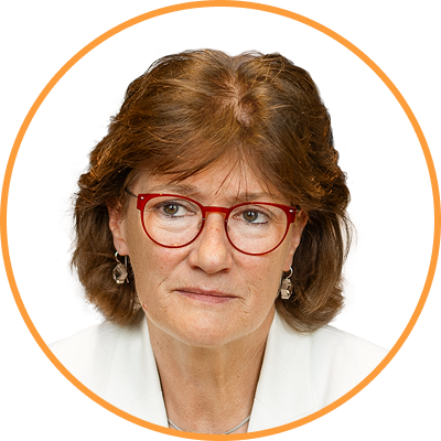 Portraitfoto von Elke Hüttner.