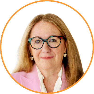 Portraitfoto von Ingrid-Gabriela Hoven.